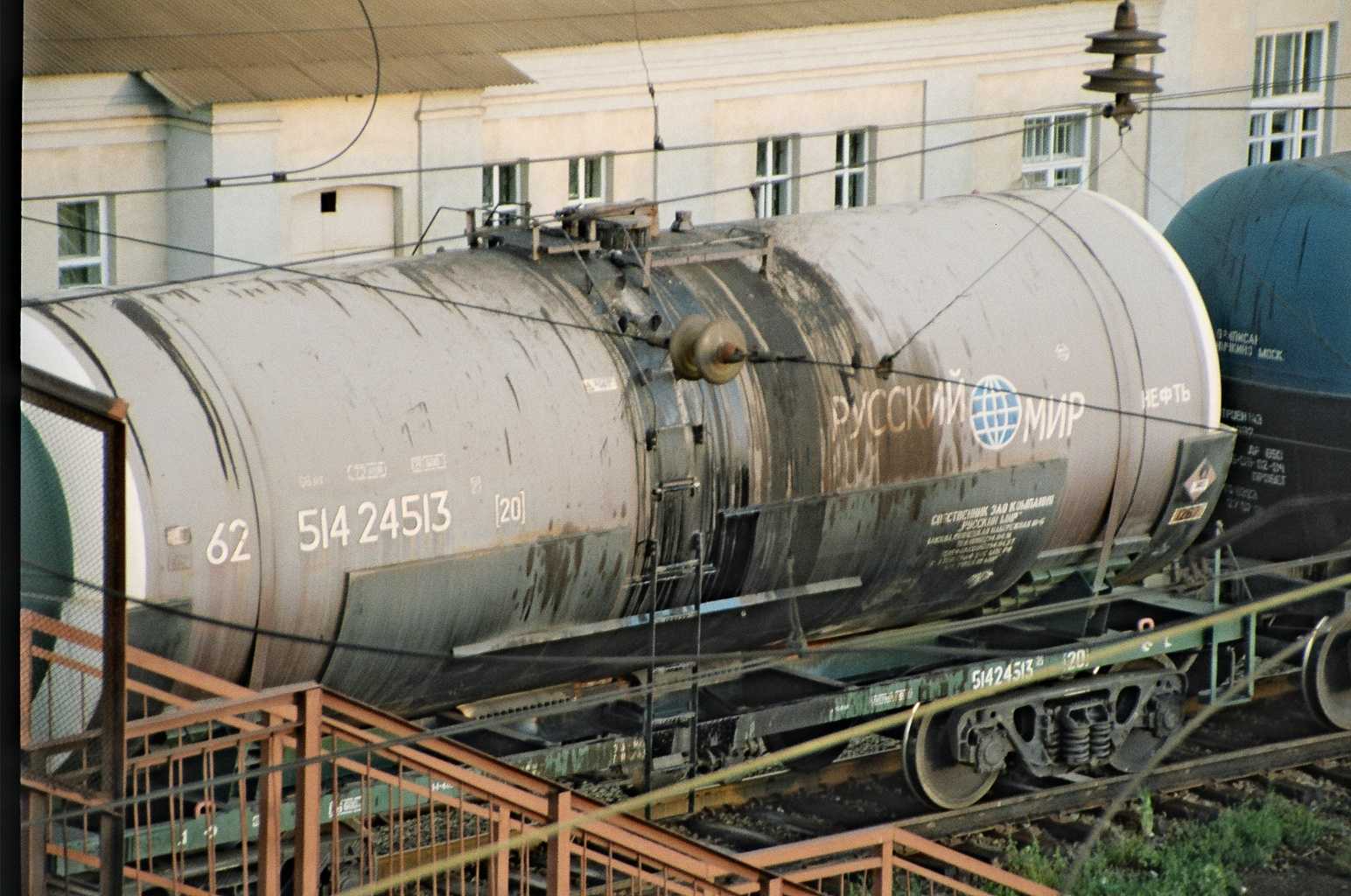 61470026_b.jpg
